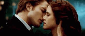 Edward Cullen & Bella Swan Kiss GIF