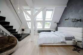 Alle möbelstücke, die sie als stauraum nutzen wollen, sollten sie direkt unter der dachschräge anordnen. Wohnung Einrichten Wohnideen Fur Zimmer Mit Dachschrage Attic Bedroom Designs Bedroom Design Minimalist Bedroom Design