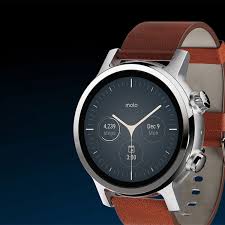 The moto 360's form factor is based on the circular design of. The Moto 360 Is Back