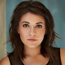 Samantha Pike's Instagram, Twitter & Facebook