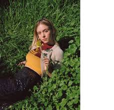 Sydney sweeney as shooting star #2sam, a disenchanted young man, finds a mysterious woman swimming in his apartment's pool one night. 17 Best Photos Of Sydney Sweeney Swanty Gallery