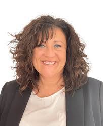 Vicki Cowell's Instagram, Twitter & Facebook