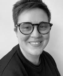 Lisa Bohne's Instagram, Twitter & Facebook