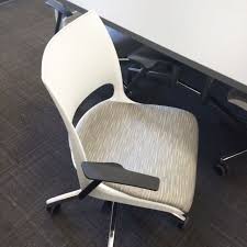 comfort and style that s ki s doni task chair perfect chair chair task chair