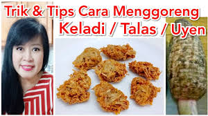 Cara membuat bakwan keladi ini menggunakan resep uyen / bakwan keladi pontianak.kalau veryêu thích resep bakwan keladi medan biasanya diberi . Trik Tips Resep Cara Menggoreng Talas Keladi Parut Uyen Gampang Youtube