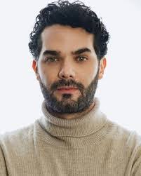 Derek Macarthur's Instagram, Twitter & Facebook