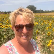 A question about voice quietness/disappearance in Parkinson's. My PwP was  diagnosed around 3 years ago and his voice weakened a bit over those three  years. However, he was hospitalised nearly 3 months