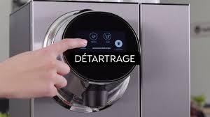 Pour activer le mode détartrage attendez que les deux boutons ne clignotent plus. Nespresso Professionnel Nespresso Momento 100 Detartrage Fr Youtube