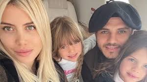Mauro Icardi présente au tribunal la liste des amants de Wanda Nara, y  compris ses anciens coéquipiers de l'Inter et de l'Argentine — Tribuna.com
