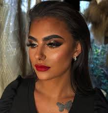 Red lip moment💋… Inspo for your Christmas party/festive glam! Key products  used🔑 @pinkhoneyuk super hold brow glue @plouise_makeup_academy Mochaccino  brow paint @plouise_makeup_academy base shade 3 @plouise_makeup_academy  beneath the sheets love ...