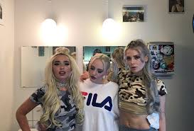 Find and save images from the rebecca & fiona collection by amanda (mandiiiz) on we heart it, your everyday app to get lost in what you love. Turne Gina Lee Rebecca Fiona Nojesbladets Musikblogg