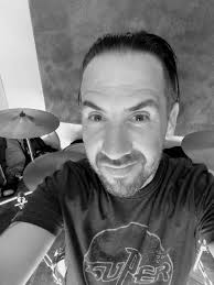 Hi guys. I am a drummer with 7+ years gigging experience looking to join a  new band in the Glasgow area. I have previously played in a mod cover band  as well