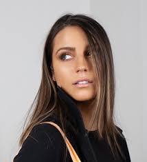 Maura Milner's Instagram, Twitter & Facebook