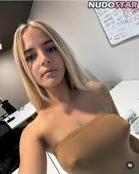 ellakeen  officecrushella Nude Leaks OnlyFans Photo 3 - NudoStar