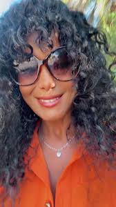 Video di stefy.ricciolabrasil (@stefy.ricciolabrasil) con original sound