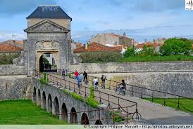 Pont Dormant De La Porte Des Campani Ile De Re Ankryan Photos Ile De Re France Ile De Re Ile Francaise