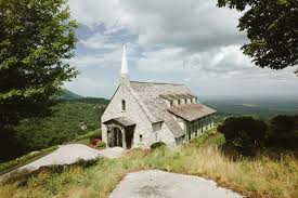 The Cliffs At Glassy Chapel And Clubhouse Wedding Wedding Photographers In Asheville Nc North Carolina Nc Mountain Wedding Greenville Weddings Pretty Place Chapel