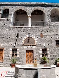 homs qasr al zahrawi حمص قصر الزهراوي historic homes basalt stone black house