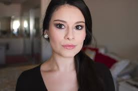 Kim kardashian makeup & hair tutorial hey dolls, so i thought it was time to do a kim k hair and makeup tutorial. I Tried A Makeup Tutorial By Kim Kardashian S Makeup Artist From 2009 And It Totally Made Me Feel Like A Glamazon Hellogiggles