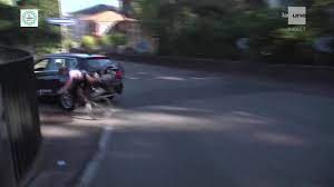 (117 significations de rêver de se faire renverser par une voiture). Schachmann Percute Par Une Voiture A La Fin Du Tour De Lombardie