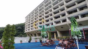 Hotelul afrodita din baile herculane are 220 de camere cu vedere spre munti, distribuite pe 14 nivele. Roman 3bis Ro