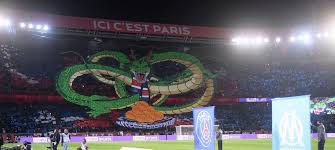 To this day, marseille supporters believe paris let bordeaux win. Psg Om Quand Un Supporter De Marseille Enfile Son Maillot Au Parc Des Princes Videos Mce Tv