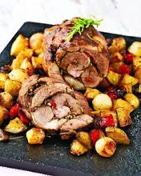 Sofradergi Nin Eylul Sayisi Icin Sevgili Sefika Gunyel Chefika Ile Yaptigimiz Cekimden Firinda Kuzu Kol Sarma 6 9 Kisilik Mal Etli Yemek Tarifleri Gida Ve Yemek Tarifleri