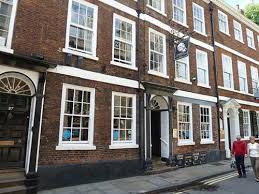 The church registers of st michael le belfrey, high petergate record he was baptised at that church on 16 april 1570. Pubsandbeer Co Uk Guy Fawkes Inn York North Yorkshire