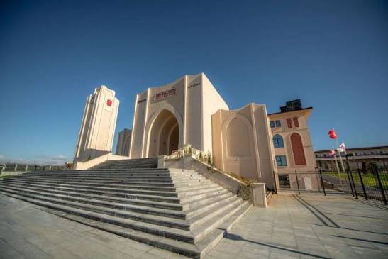 İbn Haldun Üniversitesi Külliyesi - İHÜ