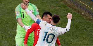 The pair were sent off after 37 minutes of. Indirecta De Gary Medel Por Pelea Con Messi En Redes Sociales Copa America 2019 Copa America Brasil 2019 Futbolred