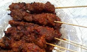 Ayam bumbu rujak, satu olahan ayam tradisional nan menggiurkan yang begitu disukai orang indonesia karena kejutan rasanya. Resep Sate Daging Bumbu Kacang Bummbu