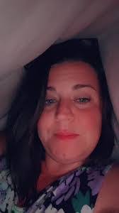 Sarah Below's Instagram, Twitter & Facebook