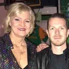 Shannon Campbell is the son of country music legend Glen Campbell. As he  goes through the turmoil of losing his father to the effects of Alzheimer's  disease, Shannon has found a way