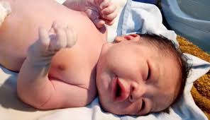 Arti nama fauzi mungkin memiliki makna spesial menurut al quran atau bahasa arab. Dikaruniai Anak Perempuan Ini Arti Nama Anak Ilham Smash Entertainment Fimela Com