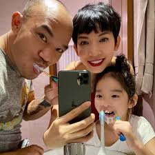 Xuân Lan than vãn buồn chán và muốn đưa con ra nước ngoài định cư