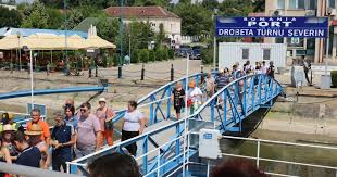 Vapoarele danubius vă așteaptă cu o atmosferă plăcută și relaxantă, unde aveți ocazia să explorați întregul defileu al dunării. Vom Putea Merge La Sarbi Si Cu Vaporul