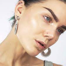 Soooo I Got A Real Nostril Piercing Today Thank U Calmbodymodification Free Hugs For Making My Face Pretty Th Haruppsattning Linda Hallberg Frisyrer