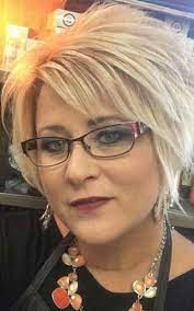 Kurzhaarfrisuren rundes gesicht mit brille frisuren galerie. Bob Frisuren Rundes Gesicht Frisuren Haarschnitte Pixie Frisur Kurze Blonde Haare Brille