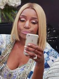 Itz Roxy Shantel you and HAWA granny 👵e bloggers dem busy day screenshot D  Queen of highlights 👑 D queen of house of star 🫡 D queen of all D Queens  👑