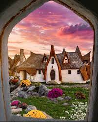 Cei mai buni fotografi au imortalizat clipele de fericire din viața acestora alături de magia și frumusețea castelului de lut valea zânelor. Castelul De Lut Valea Zanelor Romania Pics