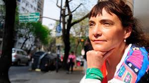 Laura Cali's Instagram, Twitter & Facebook