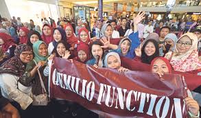 Original film adelstein parouse productions 20th century fox television 2005 2. Haqiem Kugiran Masdo Jadi Pemenang