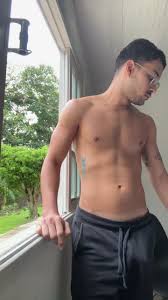 Novinho lindo e dotado - ThisVid.com