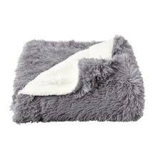 Faux fur blankets can get expensive, so if you're looking to save without sacrificing quality you should definitely check out this find from amazon. King Size Faux Fur Throw Blanket China Blanket And Faux Fur Blanket Price Made In China Com