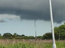 Windy conditions seen as 'tornado' strikes. Shock As Mini Tornado Spotted Over Hull Hull Live