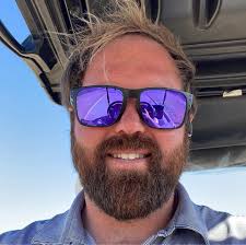 Who can help install a hot wire for a dog fence today?