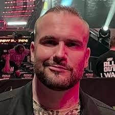 Michael Battista's Instagram, Twitter & Facebook