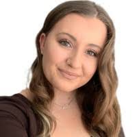 Kendra Walker's Instagram, Twitter & Facebook