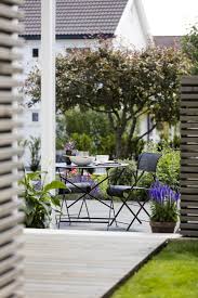 Skap Gode Soner Og Mobler For De Ulike Aktivitetene Pa Terrassen Denne Terrassen Er Beiset I Fargen Trebitt 0683 Sotgra I 2020 Terrasse Ideer Terrasse Hagedesign