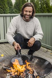 Cooking In A Cast Iron Skillet Oven An Open Fire Beefrydberg I News Co Uk Interior Design Kitchen Cast Iron Cookware Barbecue